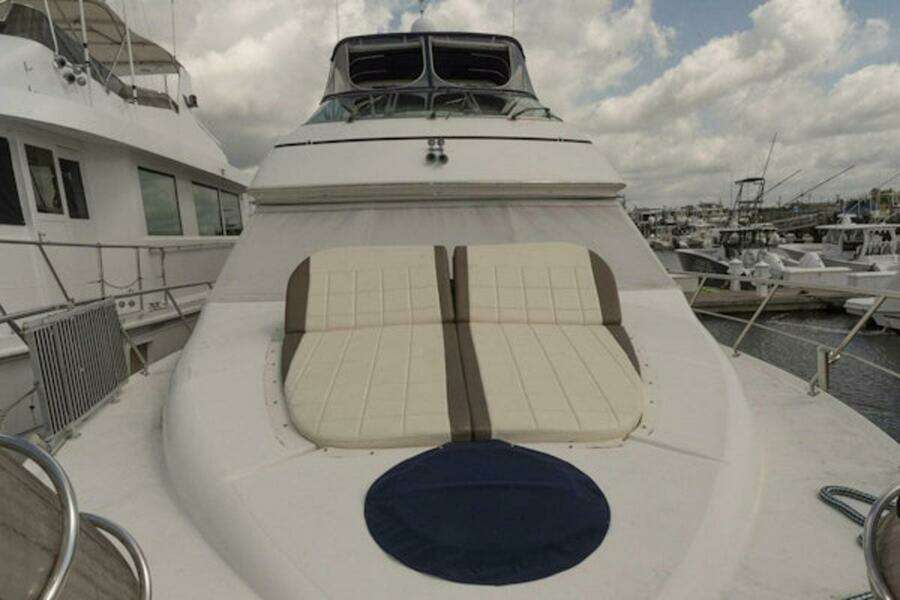 Waterdog 57ft Carver Yacht For Sale