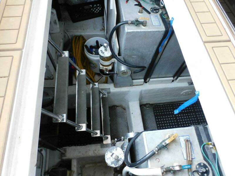 Waterdog 57ft Carver Yacht For Sale