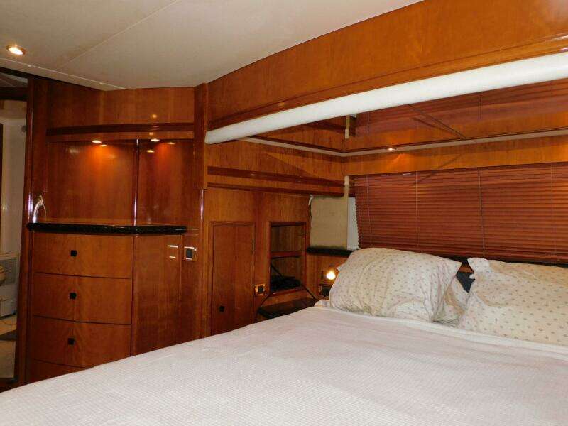 Waterdog 57ft Carver Yacht For Sale