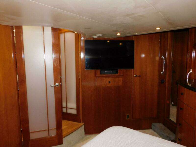 Waterdog 57ft Carver Yacht For Sale