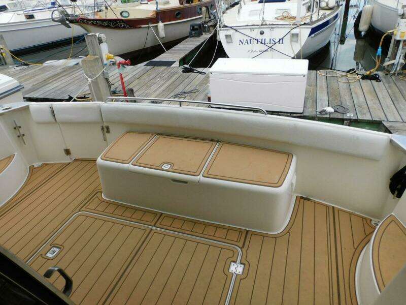 Waterdog 57ft Carver Yacht For Sale