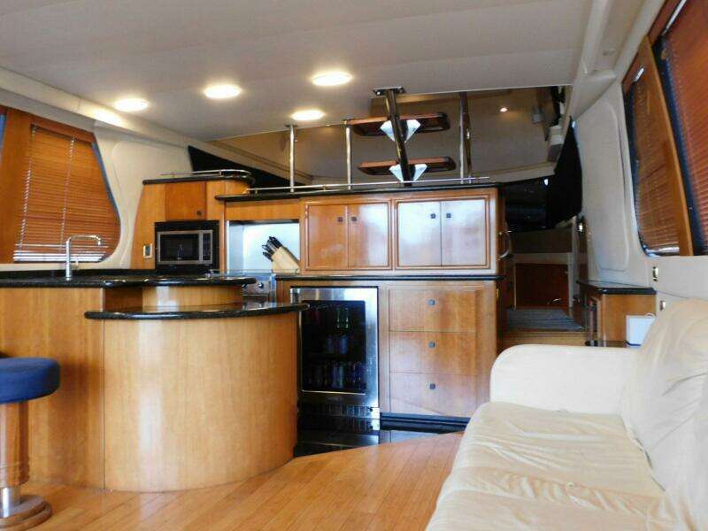 Waterdog 57ft Carver Yacht For Sale