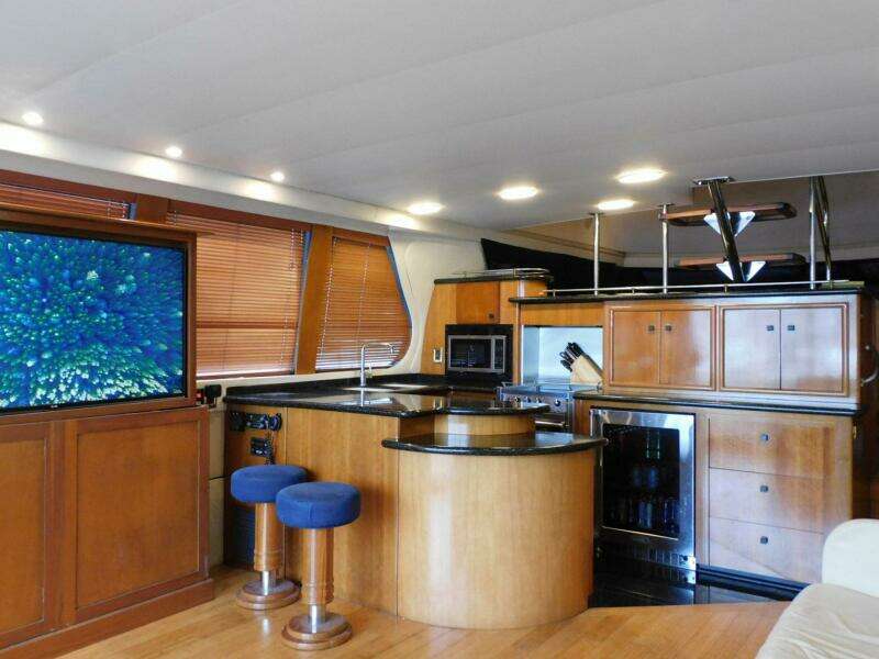 Waterdog 57ft Carver Yacht For Sale