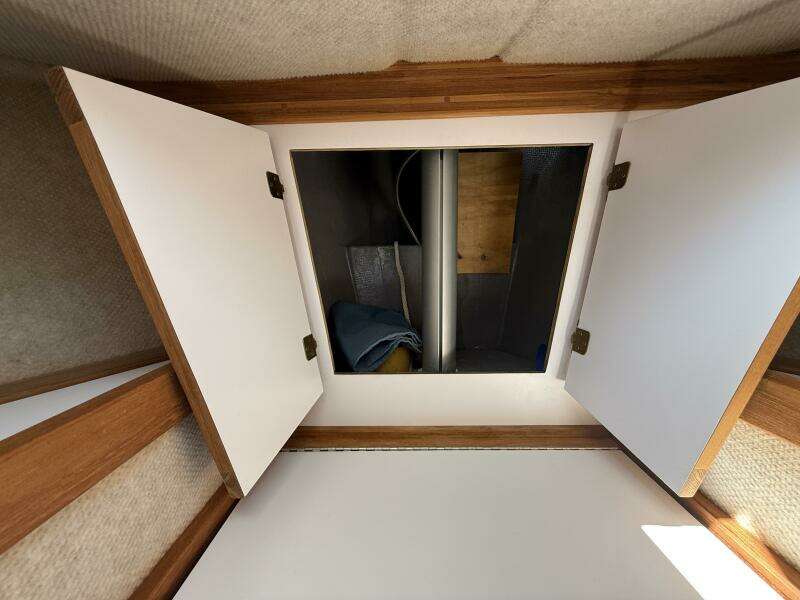 Horizon Cat chain locker Horizon Cat chain locker