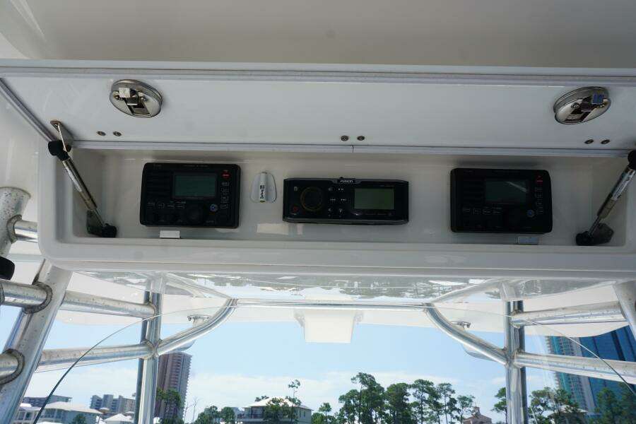 2012 32 Regulator 32 FS Past Time Electroncis Box Tower (2)