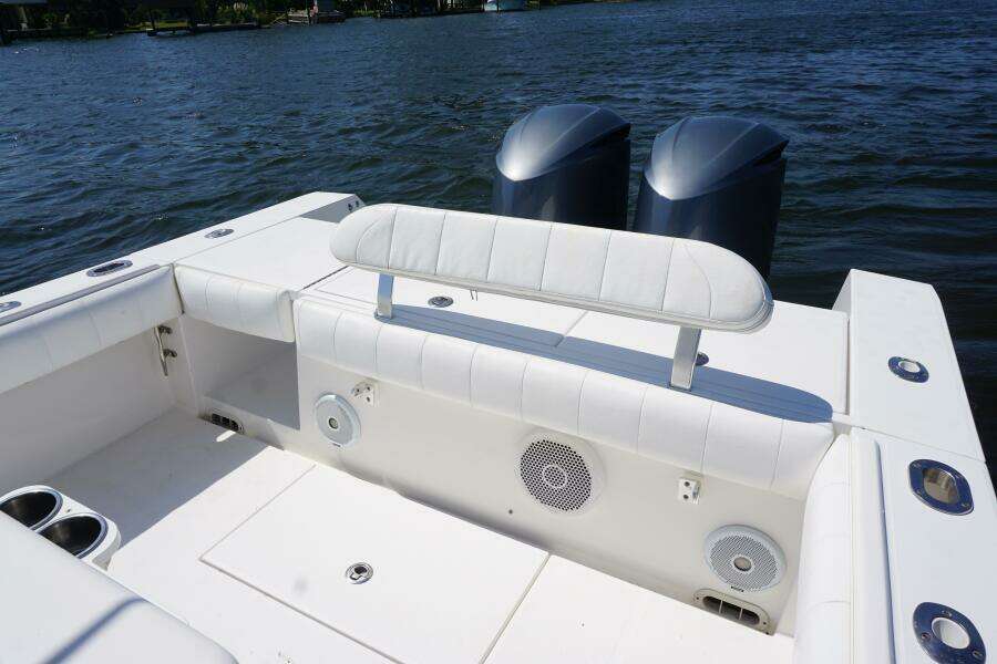2012 32 Regulator 32 FS Past Time Walk Through Transom (2)