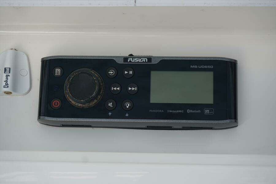 2012 32 Regulator 32 FS Past Time Electroncis Box Tower (4)