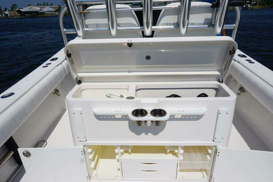 2012 32 Regulator 32 FS Past Time Tackle Center (5)