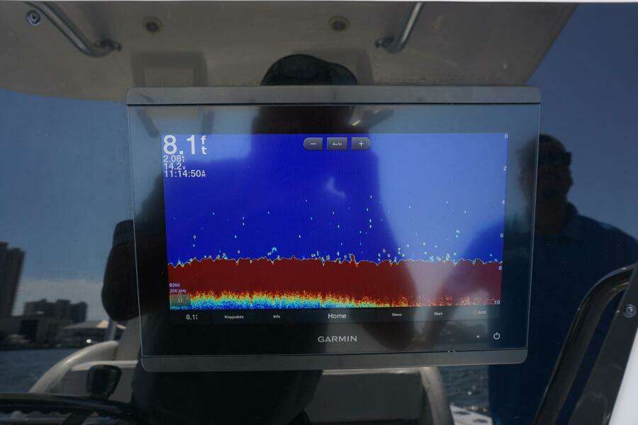 2012 32 Regulator 32 FS Past Time Helm Console (11)
