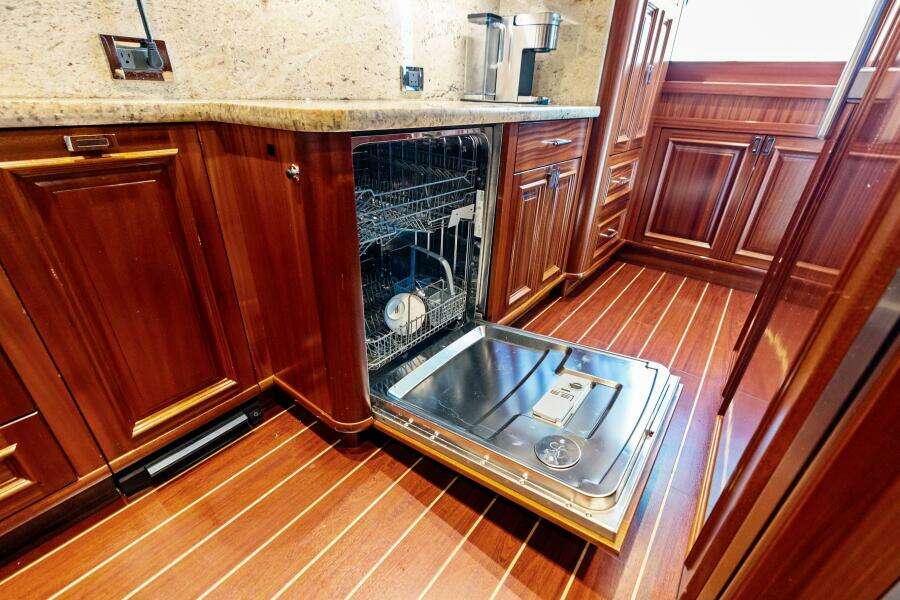 YES 112ft Westport Yacht For Sale