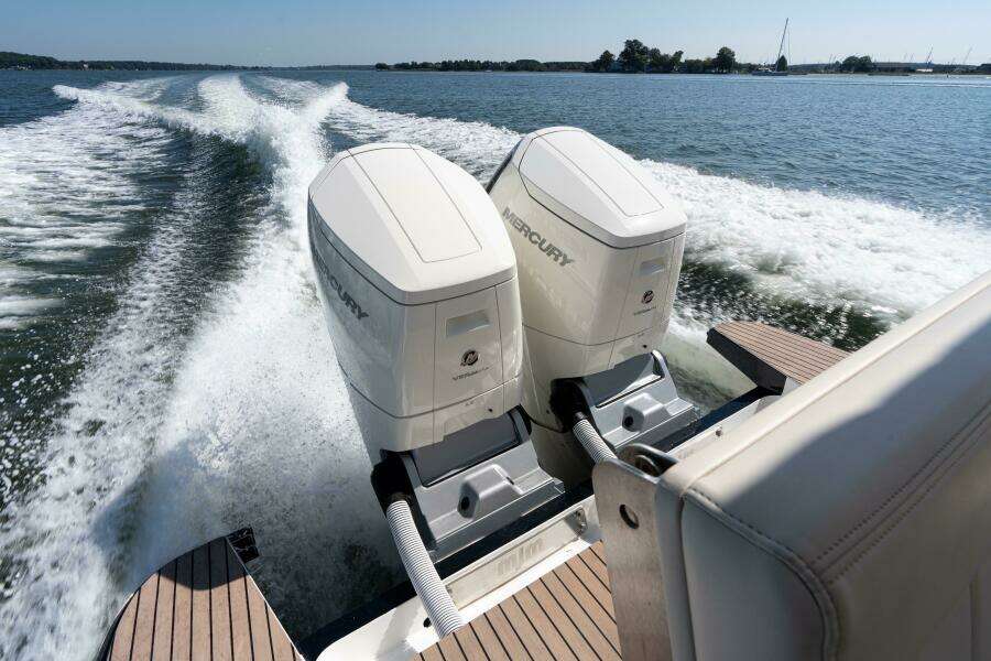 Middle Path 42ft MJM Yacht For Sale