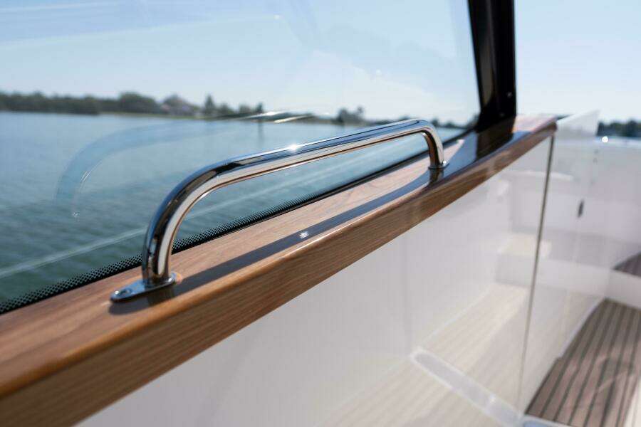 Middle Path 42ft MJM Yacht For Sale