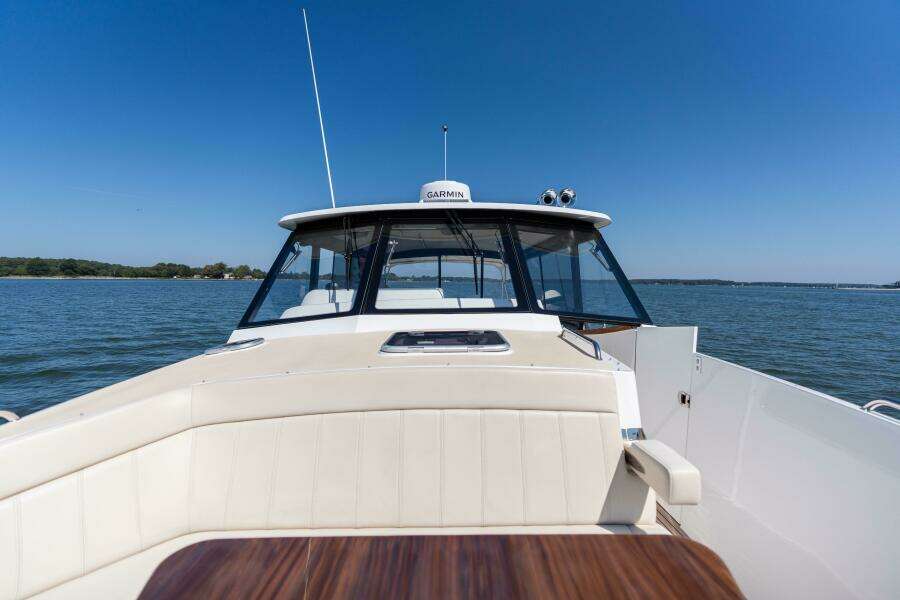 Middle Path 42ft MJM Yacht For Sale