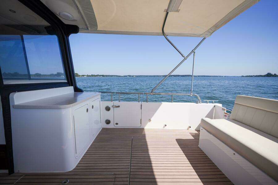 Middle Path 42ft MJM Yacht For Sale