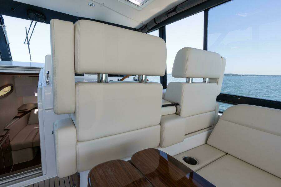 Middle Path 42ft MJM Yacht For Sale