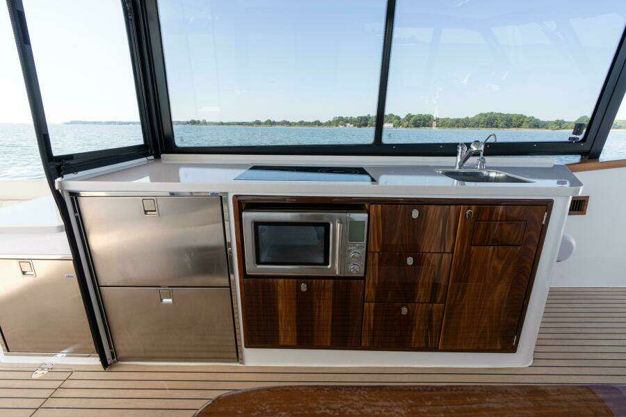 Middle Path 42ft MJM Yacht For Sale