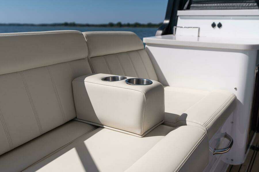 Middle Path 42ft MJM Yacht For Sale
