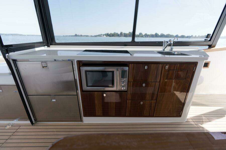 Middle Path 42ft MJM Yacht For Sale