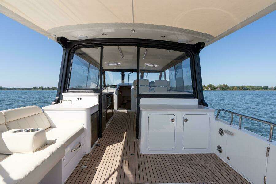 Middle Path 42ft MJM Yacht For Sale