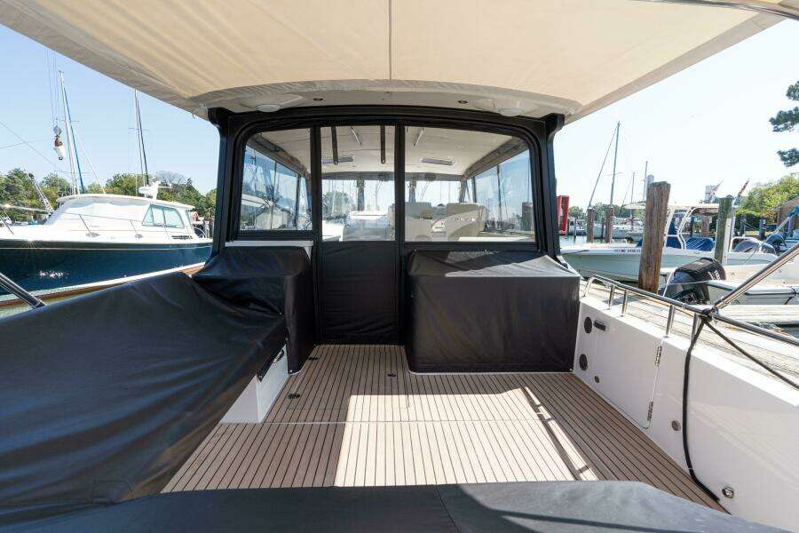 Middle Path 42ft MJM Yacht For Sale