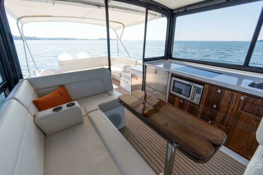 Middle Path 42ft MJM Yacht For Sale