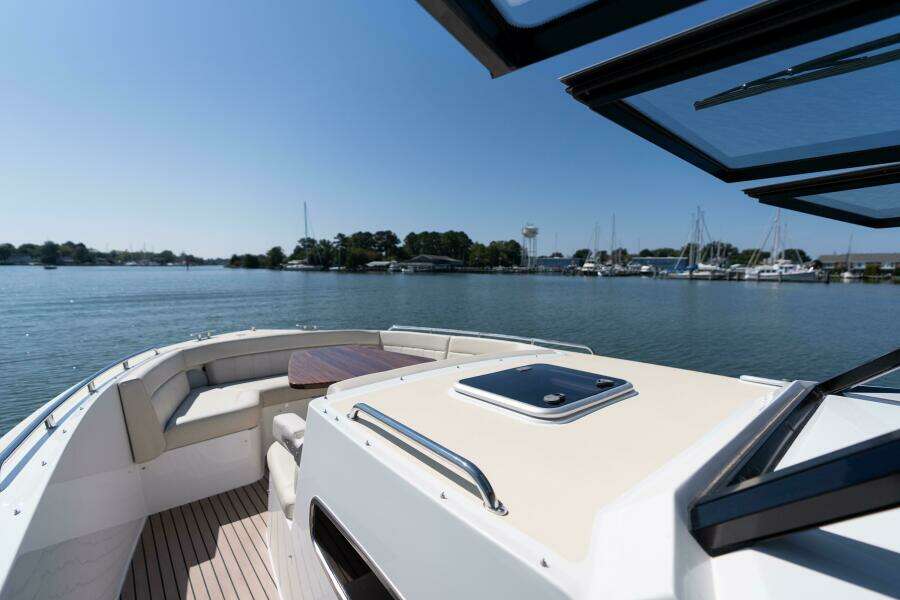 Middle Path 42ft MJM Yacht For Sale