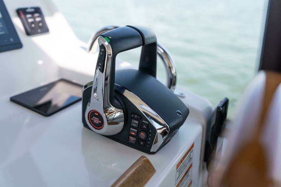 Middle Path 42ft MJM Yacht For Sale