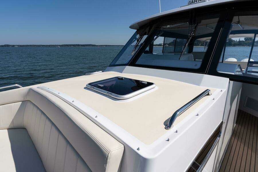 Middle Path 42ft MJM Yacht For Sale