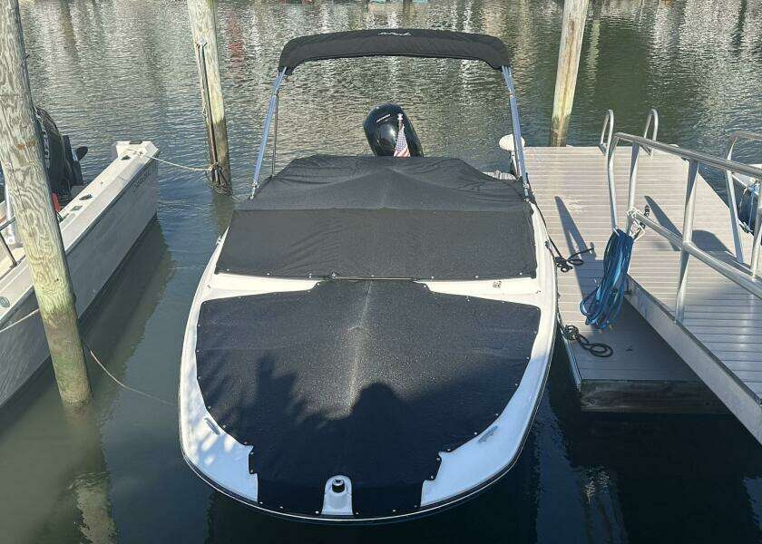 19ft Sea Ray Yacht For Sale