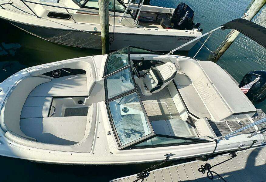 19ft Sea Ray Yacht For Sale