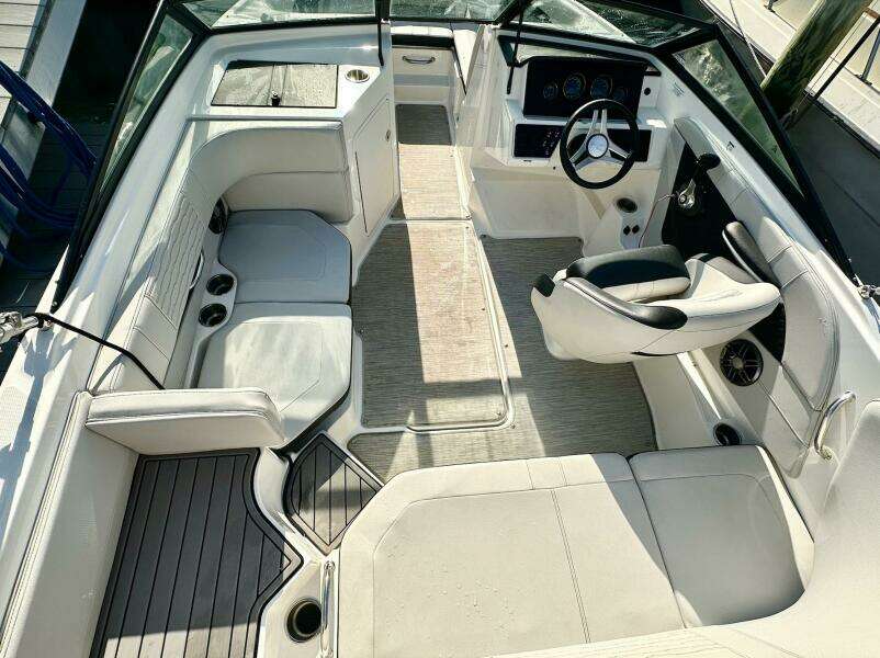 19ft Sea Ray Yacht For Sale