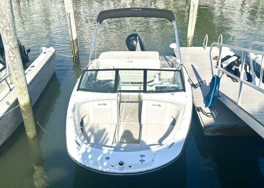 19ft Sea Ray Yacht For Sale