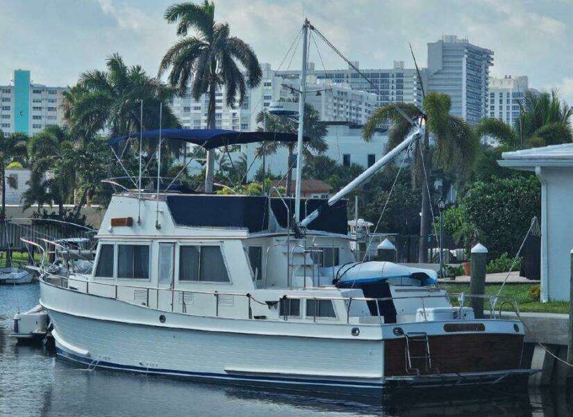 Moonshadow 42ft Grand Banks Yacht For Sale