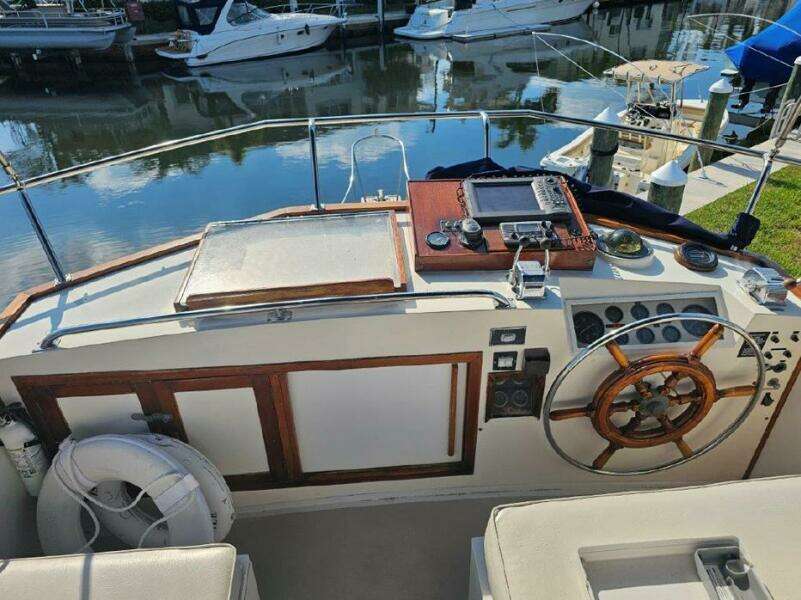 Moonshadow 42ft Grand Banks Yacht For Sale