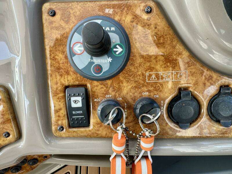 Escape 36ft Rinker Yacht For Sale