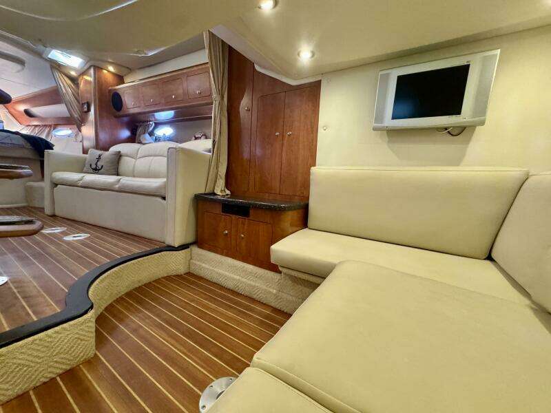 Escape 36ft Rinker Yacht For Sale