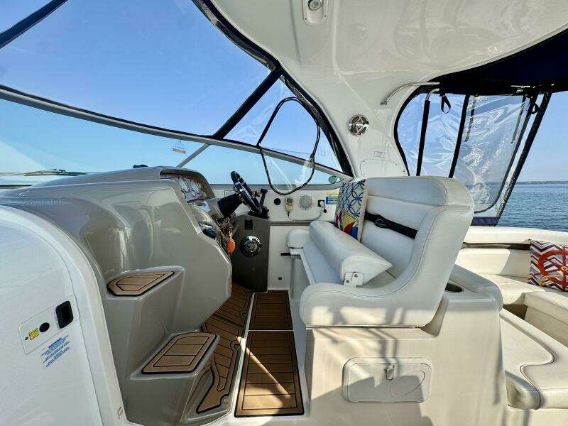 Escape 36ft Rinker Yacht For Sale