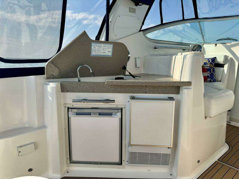 Escape 36ft Rinker Yacht For Sale