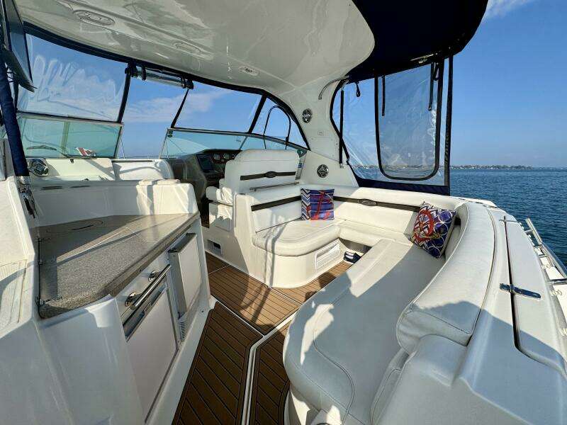 Escape 36ft Rinker Yacht For Sale