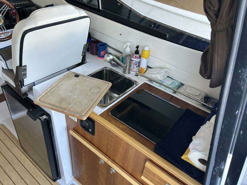 BULLDAWG 23ft Cutwater Yacht For Sale