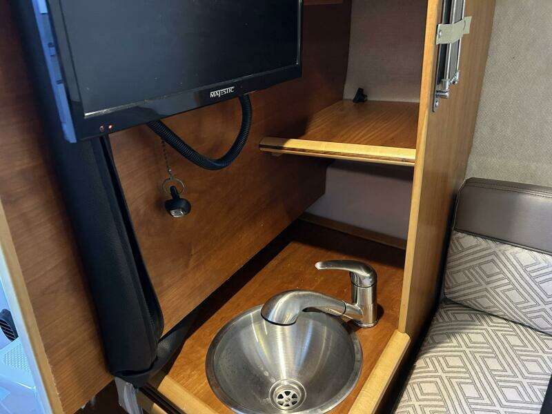 BULLDAWG 23ft Cutwater Yacht For Sale