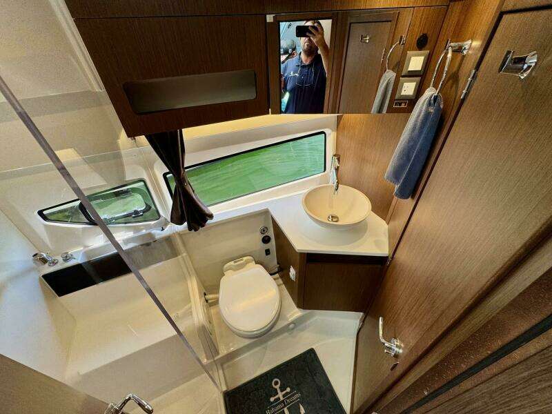 2024 Beneteau Antares 11Head 2
