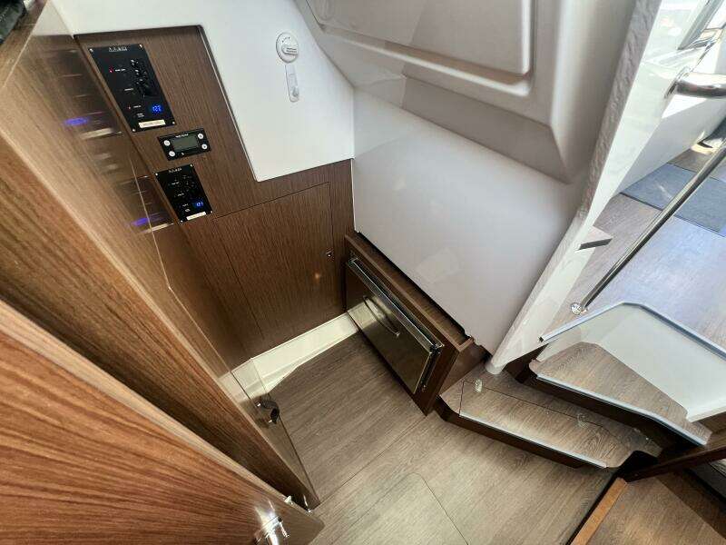 2024 Beneteau Antares 11