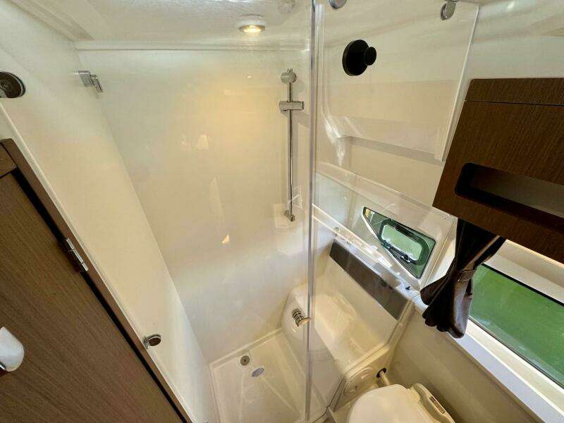 2024 Beneteau Antares 11Head