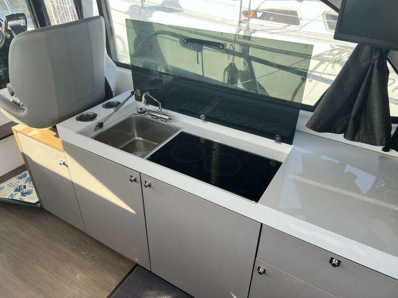2024 Beneteau Antares 11