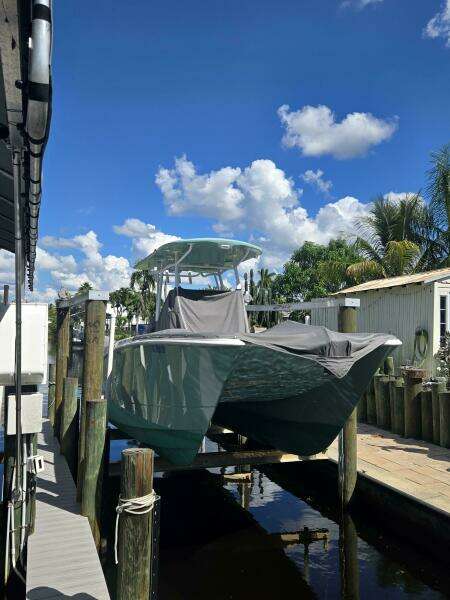 24ft Twin Vee Yacht For Sale