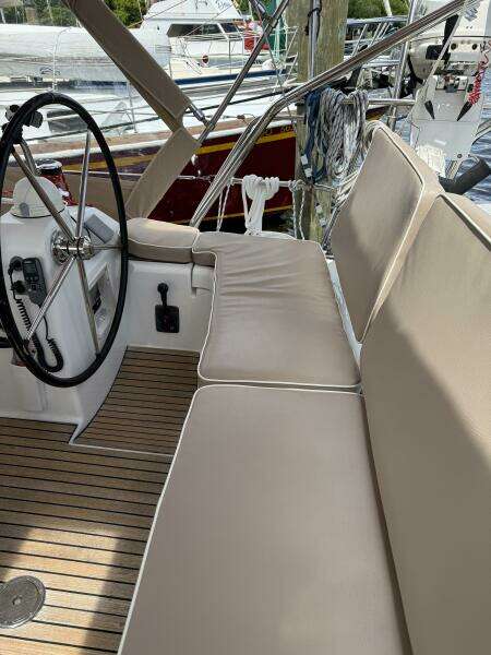 Vision 360 43ft Beneteau Yacht For Sale