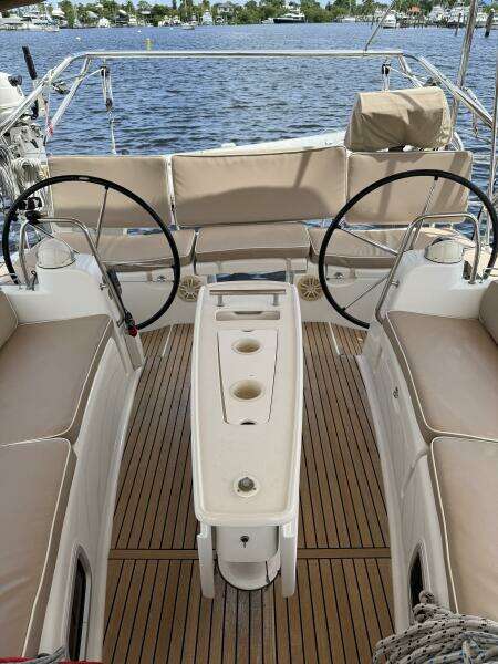 Vision 360 43ft Beneteau Yacht For Sale