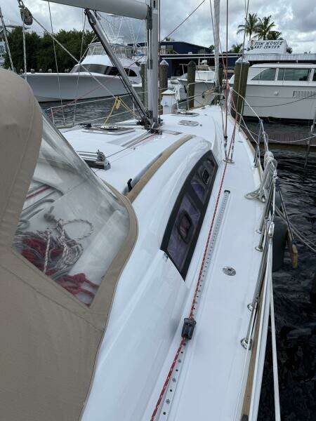 Vision 360 43ft Beneteau Yacht For Sale