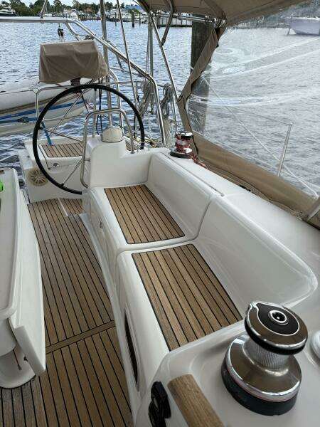 Vision 360 43ft Beneteau Yacht For Sale